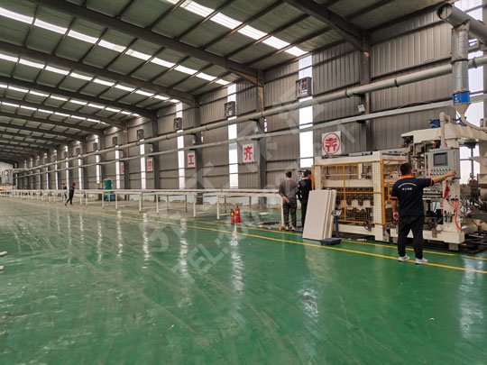 導致泡沫板保溫層開裂的原因